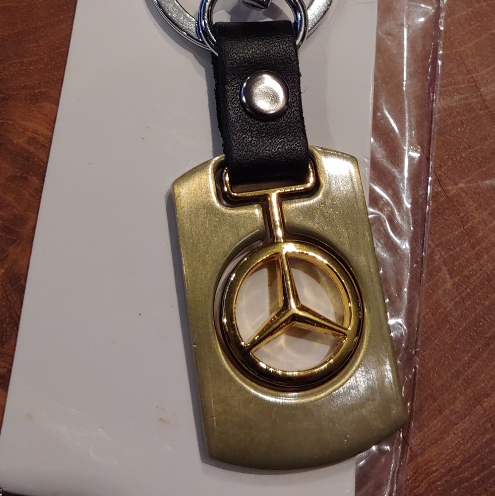 Brand New Mercedes Benz Style Keychain